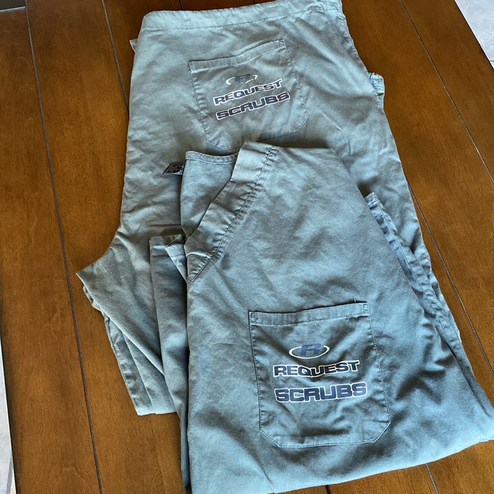 REQUEST SCRUBS Army Green Top - Size L, Pant - Size XL
